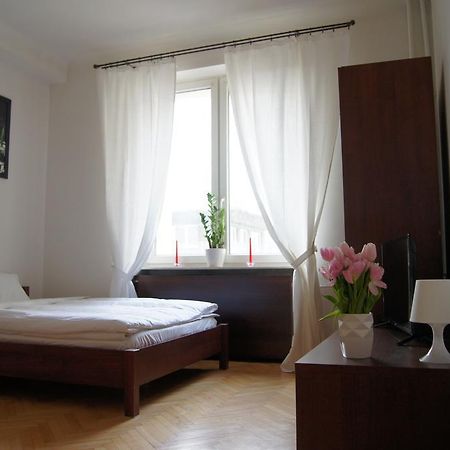 Krucza By Rental Apartments ワルシャワ エクステリア 写真