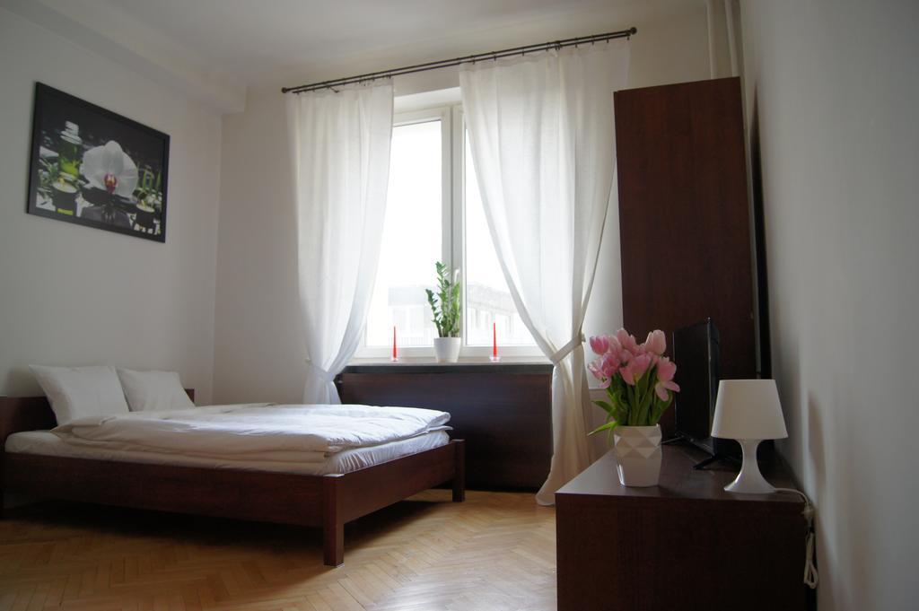 Krucza By Rental Apartments ワルシャワ エクステリア 写真