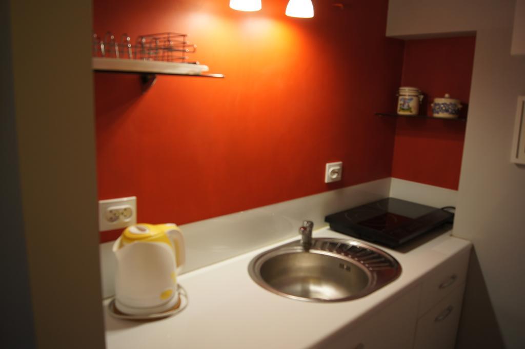 Krucza By Rental Apartments ワルシャワ エクステリア 写真